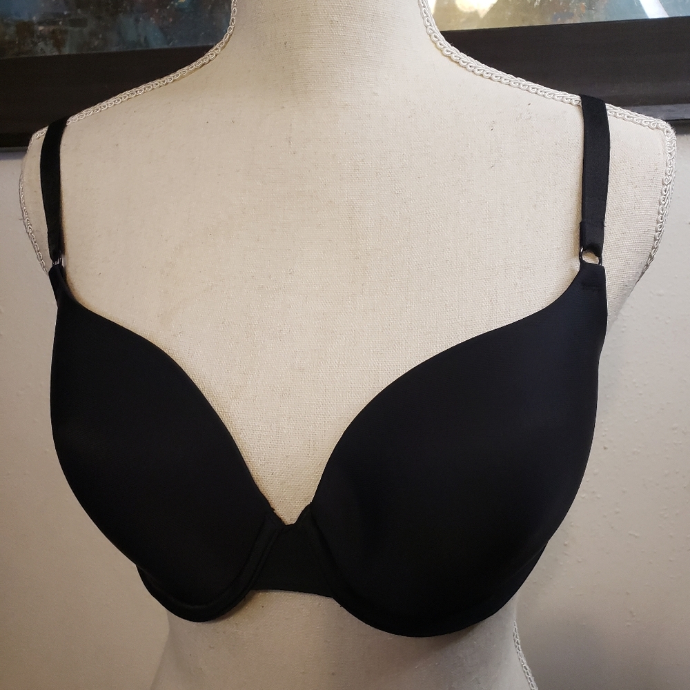 Victoria's Secret Demi Bra - Picture 7 of 7